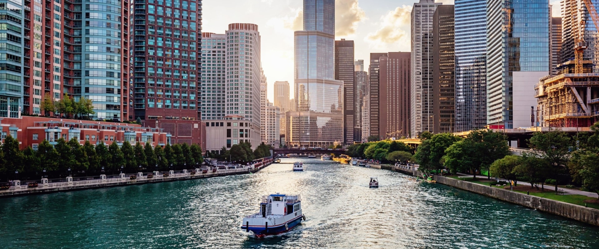 Exploring The Windy City In Style: Limo Service For Captivating Cidery Tours in Chicago